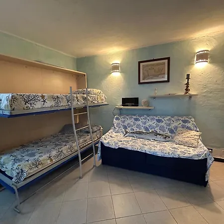 בית נופש Pippo Cosy Flat With Ac Near Beaches