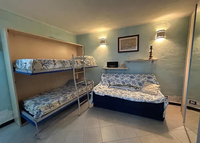 בית נופש Pippo Cosy Flat With Ac Near Beaches
